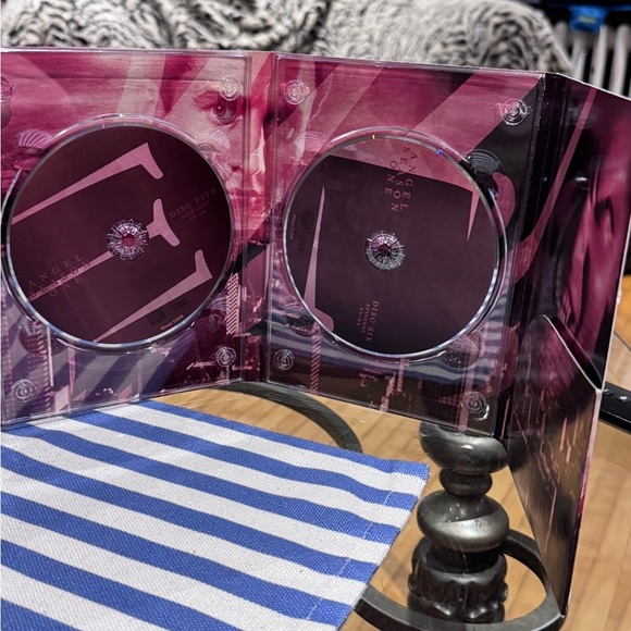 🦇One of a Kind, Award Winning Angel Season One on DVD - Picture 8 of 16